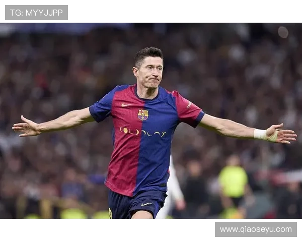 日本足球明星加盟巴萨引发热议球迷期待新赛季精彩表现